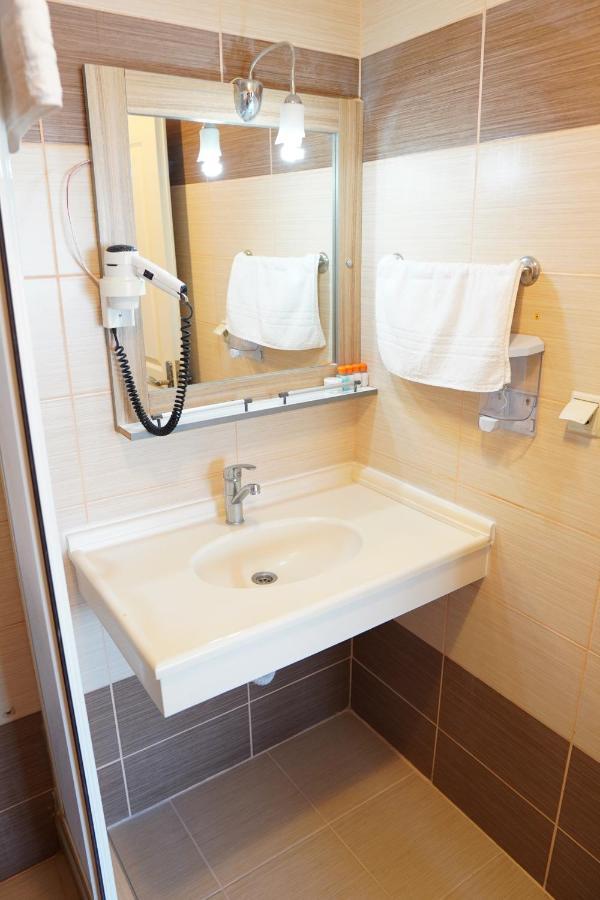 Hotel Ejder エジェアバト エクステリア 写真