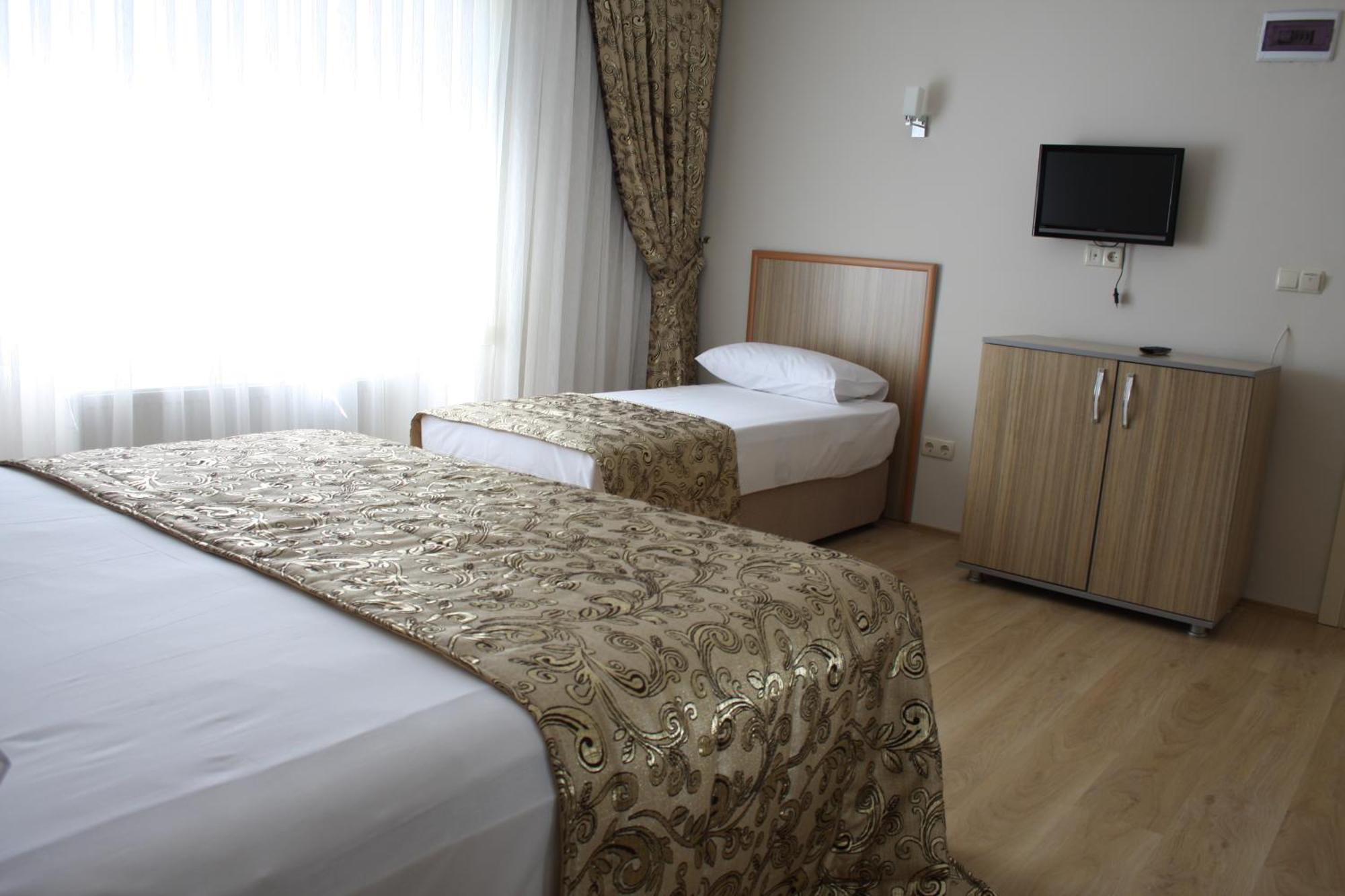 Hotel Ejder エジェアバト エクステリア 写真