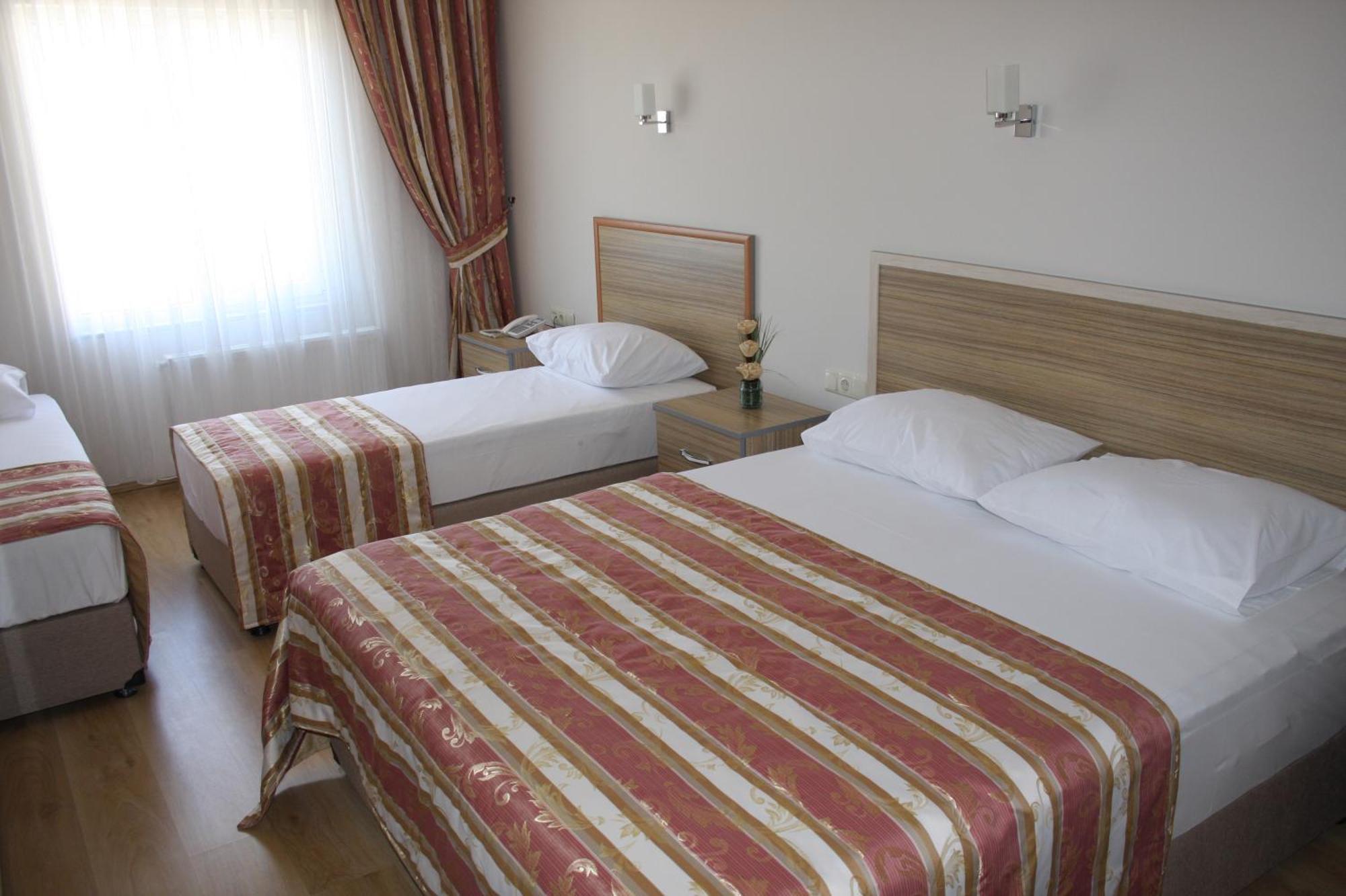 Hotel Ejder エジェアバト エクステリア 写真