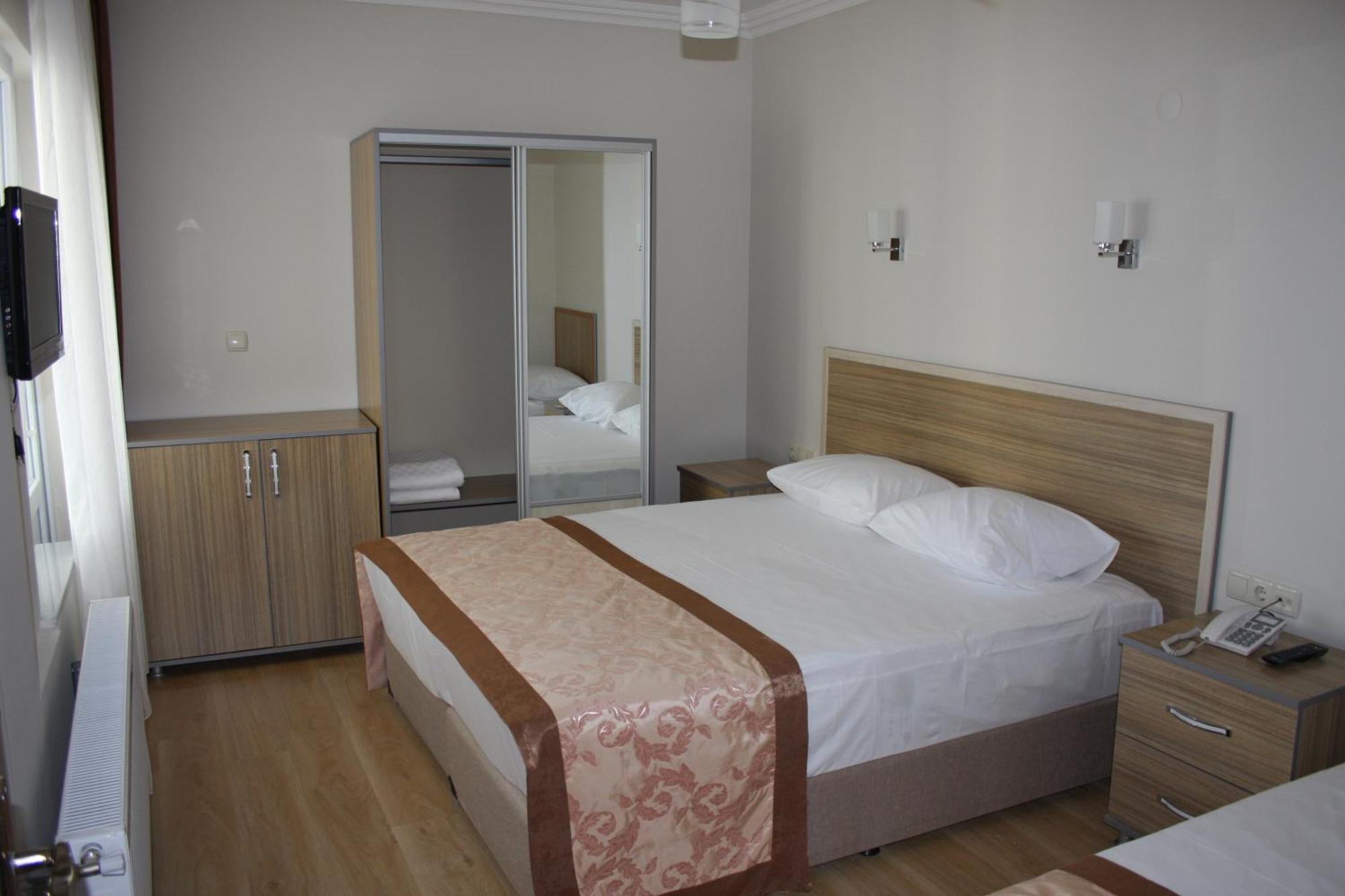 Hotel Ejder エジェアバト エクステリア 写真