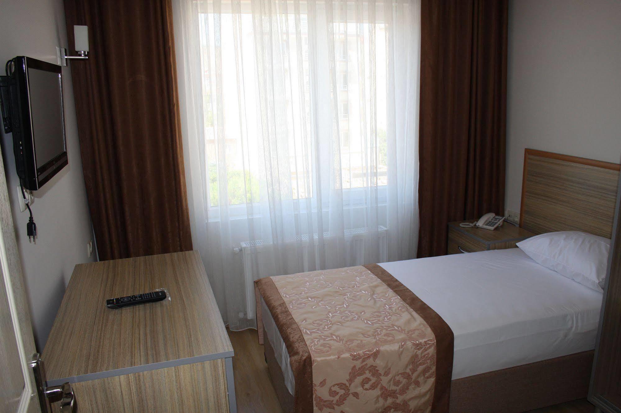 Hotel Ejder エジェアバト エクステリア 写真